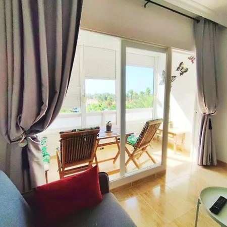 Near Jumbo Maspalomas (Gran Canaria)